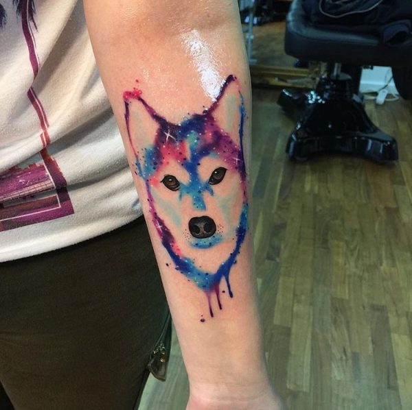 Airbrush Wolf Tattoo auf Unterarm Artwork